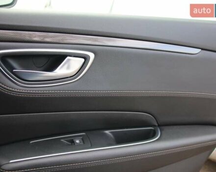 Білий Рено Talisman, об'ємом двигуна 1.6 л та пробігом 175 тис. км за 16950 $, фото 19 на Automoto.ua