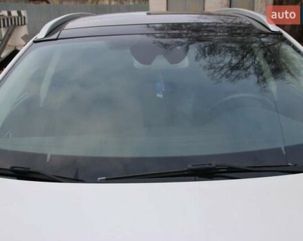 Білий Рено Talisman, об'ємом двигуна 1.6 л та пробігом 175 тис. км за 16950 $, фото 4 на Automoto.ua