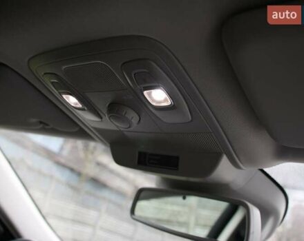 Білий Рено Talisman, об'ємом двигуна 1.6 л та пробігом 175 тис. км за 16950 $, фото 13 на Automoto.ua