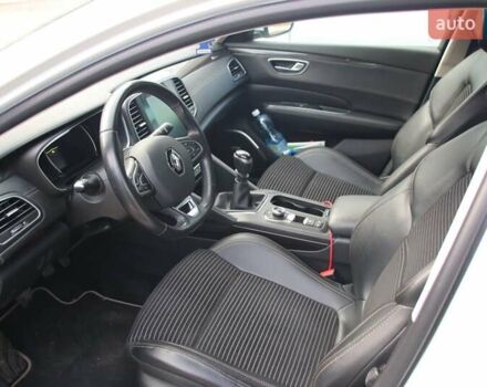 Білий Рено Talisman, об'ємом двигуна 1.6 л та пробігом 175 тис. км за 16950 $, фото 38 на Automoto.ua