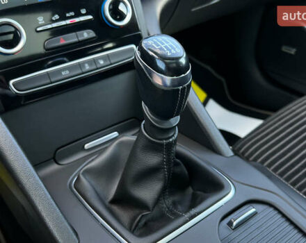 Белый Рено Talisman, объемом двигателя 1.6 л и пробегом 178 тыс. км за 16999 $, фото 16 на Automoto.ua