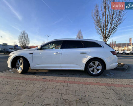 Белый Рено Talisman, объемом двигателя 2 л и пробегом 211 тыс. км за 20000 $, фото 1 на Automoto.ua