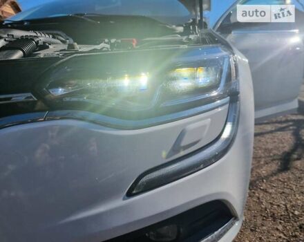 Білий Рено Talisman, об'ємом двигуна 2 л та пробігом 109 тис. км за 22300 $, фото 57 на Automoto.ua