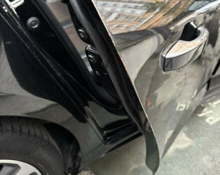 Черный Рено Talisman, объемом двигателя 1.6 л и пробегом 250 тыс. км за 12500 $, фото 40 на Automoto.ua