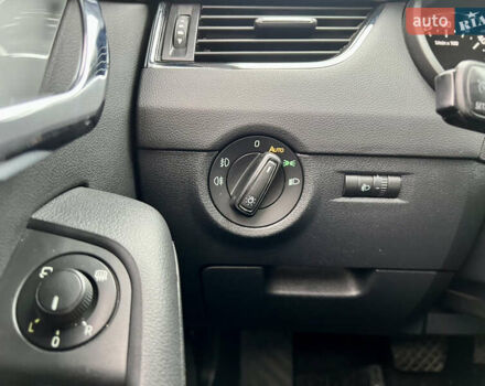 Черный Рено Talisman, объемом двигателя 1.6 л и пробегом 290 тыс. км за 15500 $, фото 38 на Automoto.ua