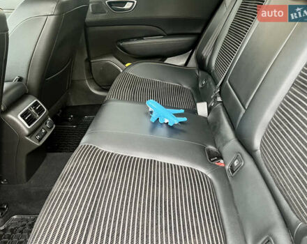 Черный Рено Talisman, объемом двигателя 1.6 л и пробегом 290 тыс. км за 15500 $, фото 43 на Automoto.ua