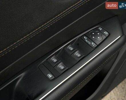 Черный Рено Talisman, объемом двигателя 1.6 л и пробегом 225 тыс. км за 12800 $, фото 36 на Automoto.ua