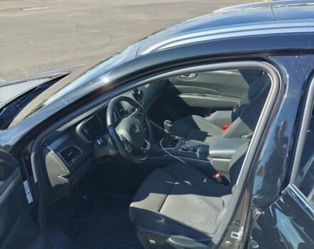 Черный Рено Talisman, объемом двигателя 1.5 л и пробегом 203 тыс. км за 15800 $, фото 4 на Automoto.ua