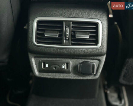 Рено Talisman, объемом двигателя 1.6 л и пробегом 174 тыс. км за 15600 $, фото 17 на Automoto.ua