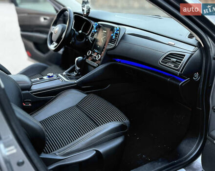 Сірий Рено Talisman, об'ємом двигуна 1.6 л та пробігом 110 тис. км за 15500 $, фото 25 на Automoto.ua