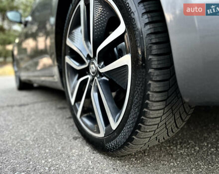 Сірий Рено Talisman, об'ємом двигуна 1.6 л та пробігом 110 тис. км за 15500 $, фото 51 на Automoto.ua