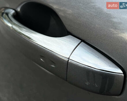 Сірий Рено Talisman, об'ємом двигуна 1.6 л та пробігом 110 тис. км за 15500 $, фото 48 на Automoto.ua