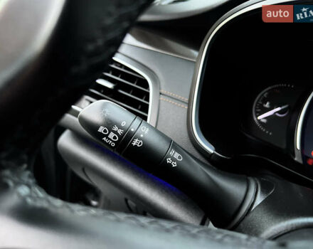 Сірий Рено Talisman, об'ємом двигуна 1.6 л та пробігом 110 тис. км за 15500 $, фото 34 на Automoto.ua