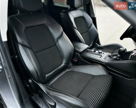 Сірий Рено Talisman, об'ємом двигуна 1.6 л та пробігом 110 тис. км за 15500 $, фото 54 на Automoto.ua