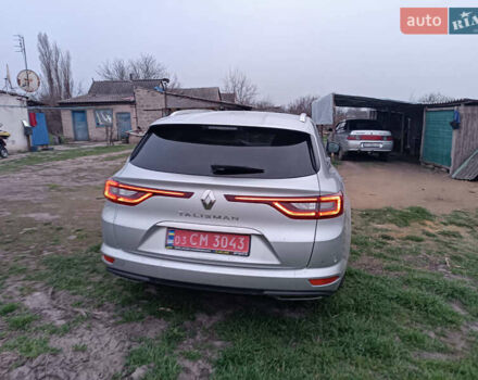 Серый Рено Talisman, объемом двигателя 1.6 л и пробегом 215 тыс. км за 15000 $, фото 2 на Automoto.ua
