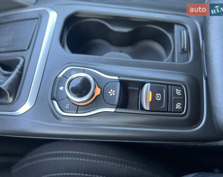 Серый Рено Talisman, объемом двигателя 2 л и пробегом 193 тыс. км за 14600 $, фото 6 на Automoto.ua