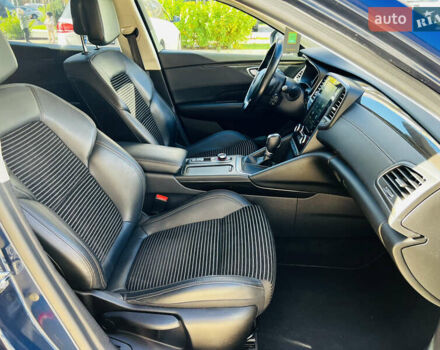 Синий Рено Talisman, объемом двигателя 2 л и пробегом 180 тыс. км за 18700 $, фото 40 на Automoto.ua