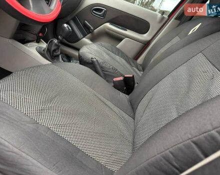 Красный Рено Талия, объемом двигателя 1.15 л и пробегом 180 тыс. км за 3650 $, фото 41 на Automoto.ua