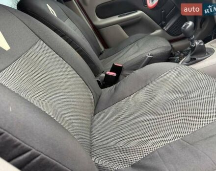 Красный Рено Талия, объемом двигателя 1.15 л и пробегом 180 тыс. км за 3650 $, фото 26 на Automoto.ua