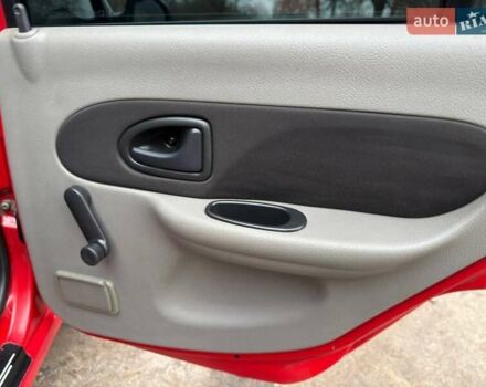Красный Рено Талия, объемом двигателя 1.15 л и пробегом 180 тыс. км за 3650 $, фото 34 на Automoto.ua
