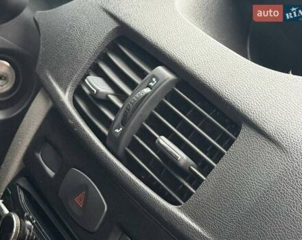 Красный Рено Талия, объемом двигателя 1.15 л и пробегом 180 тыс. км за 3650 $, фото 19 на Automoto.ua