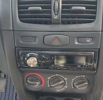 Зеленый Рено Талия, объемом двигателя 1.2 л и пробегом 118 тыс. км за 3800 $, фото 26 на Automoto.ua