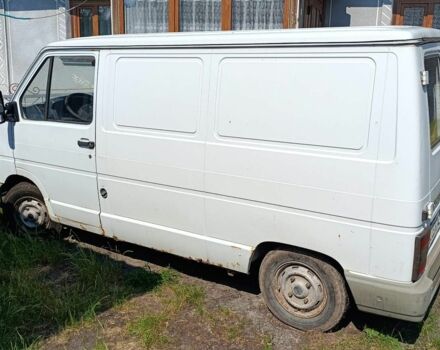 Белый Рено Трафик, объемом двигателя 0 л и пробегом 90 тыс. км за 1122 $, фото 1 на Automoto.ua