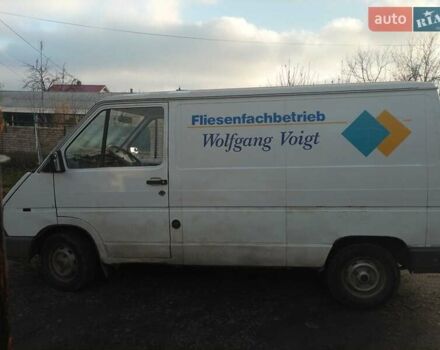 Білий Рено Трафік, об'ємом двигуна 2.2 л та пробігом 255 тис. км за 1600 $, фото 1 на Automoto.ua