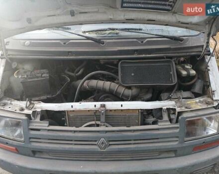 Білий Рено Трафік, об'ємом двигуна 2.2 л та пробігом 255 тис. км за 1600 $, фото 7 на Automoto.ua