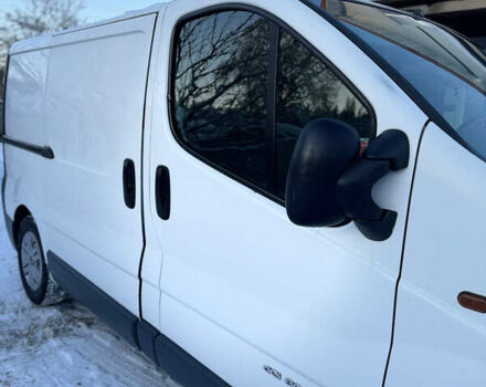 Белый Рено Трафик, объемом двигателя 1.9 л и пробегом 500 тыс. км за 6000 $, фото 2 на Automoto.ua