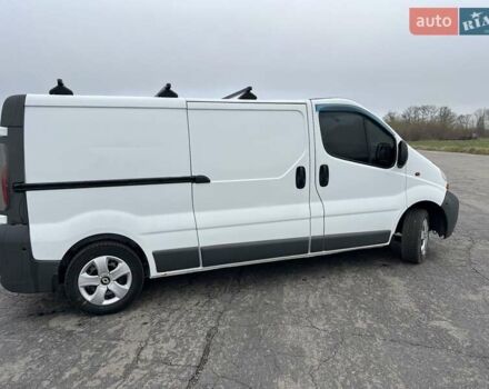 Белый Рено Трафик, объемом двигателя 1.87 л и пробегом 731 тыс. км за 6399 $, фото 2 на Automoto.ua