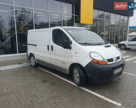 Белый Рено Трафик, объемом двигателя 1.9 л и пробегом 330 тыс. км за 4490 $, фото 1 на Automoto.ua