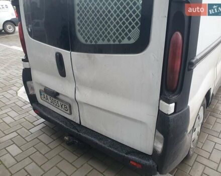 Белый Рено Трафик, объемом двигателя 1.9 л и пробегом 330 тыс. км за 4490 $, фото 4 на Automoto.ua