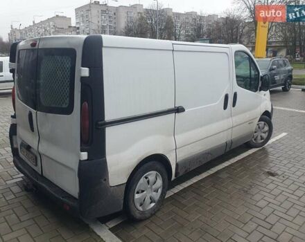 Белый Рено Трафик, объемом двигателя 1.9 л и пробегом 330 тыс. км за 4490 $, фото 3 на Automoto.ua