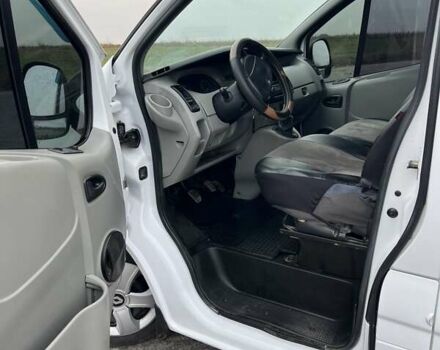 Белый Рено Трафик, объемом двигателя 1.87 л и пробегом 731 тыс. км за 6399 $, фото 9 на Automoto.ua