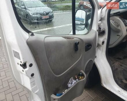 Белый Рено Трафик, объемом двигателя 1.9 л и пробегом 330 тыс. км за 4490 $, фото 6 на Automoto.ua