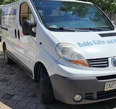 Белый Рено Трафик, объемом двигателя 2 л и пробегом 330 тыс. км за 8000 $, фото 8 на Automoto.ua