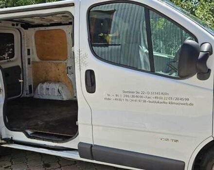 Белый Рено Трафик, объемом двигателя 2 л и пробегом 330 тыс. км за 8000 $, фото 6 на Automoto.ua