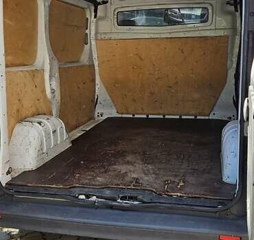 Белый Рено Трафик, объемом двигателя 2 л и пробегом 330 тыс. км за 8000 $, фото 7 на Automoto.ua