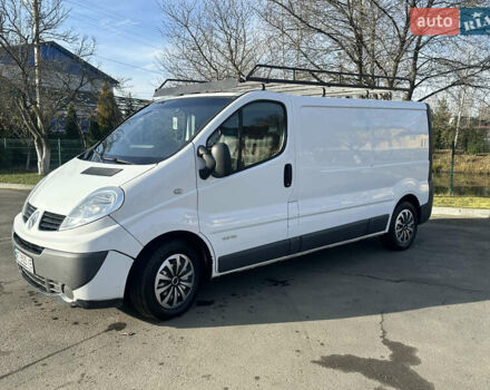 Белый Рено Трафик, объемом двигателя 2.5 л и пробегом 355 тыс. км за 9999 $, фото 4 на Automoto.ua