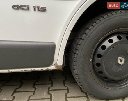 Белый Рено Трафик, объемом двигателя 2 л и пробегом 423 тыс. км за 8000 $, фото 4 на Automoto.ua