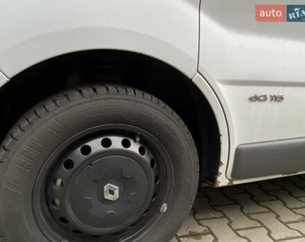 Белый Рено Трафик, объемом двигателя 2 л и пробегом 423 тыс. км за 8000 $, фото 1 на Automoto.ua