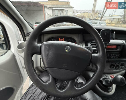 Білий Рено Трафік, об'ємом двигуна 2 л та пробігом 334 тис. км за 8500 $, фото 4 на Automoto.ua