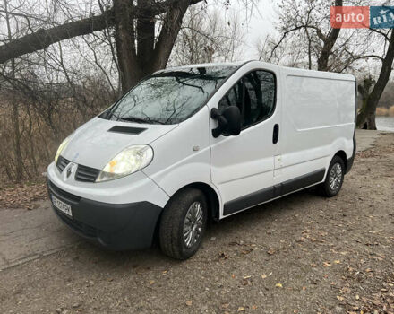 Білий Рено Трафік, об'ємом двигуна 2 л та пробігом 260 тис. км за 10600 $, фото 1 на Automoto.ua