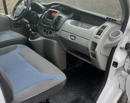 Білий Рено Трафік, об'ємом двигуна 2 л та пробігом 260 тис. км за 10600 $, фото 5 на Automoto.ua