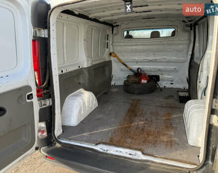 Білий Рено Трафік, об'ємом двигуна 2 л та пробігом 323 тис. км за 8300 $, фото 7 на Automoto.ua