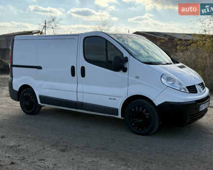 Білий Рено Трафік, об'ємом двигуна 2 л та пробігом 323 тис. км за 8300 $, фото 3 на Automoto.ua