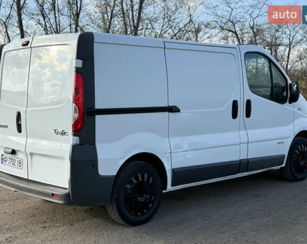Білий Рено Трафік, об'ємом двигуна 2 л та пробігом 323 тис. км за 8300 $, фото 4 на Automoto.ua