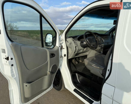 Білий Рено Трафік, об'ємом двигуна 2 л та пробігом 323 тис. км за 8300 $, фото 8 на Automoto.ua