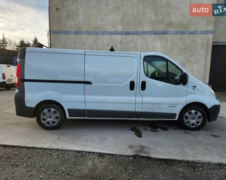 Белый Рено Трафик, объемом двигателя 2 л и пробегом 232 тыс. км за 12500 $, фото 6 на Automoto.ua